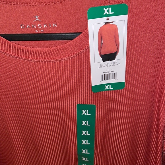 NWT. XL Danskin long sleeve top - Picture 3 of 5